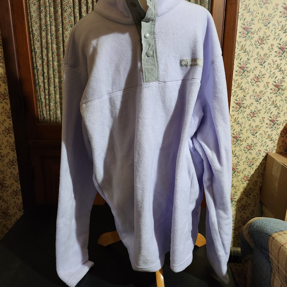 Columbia Men's Pullover Shirt - Picture 2 of 3